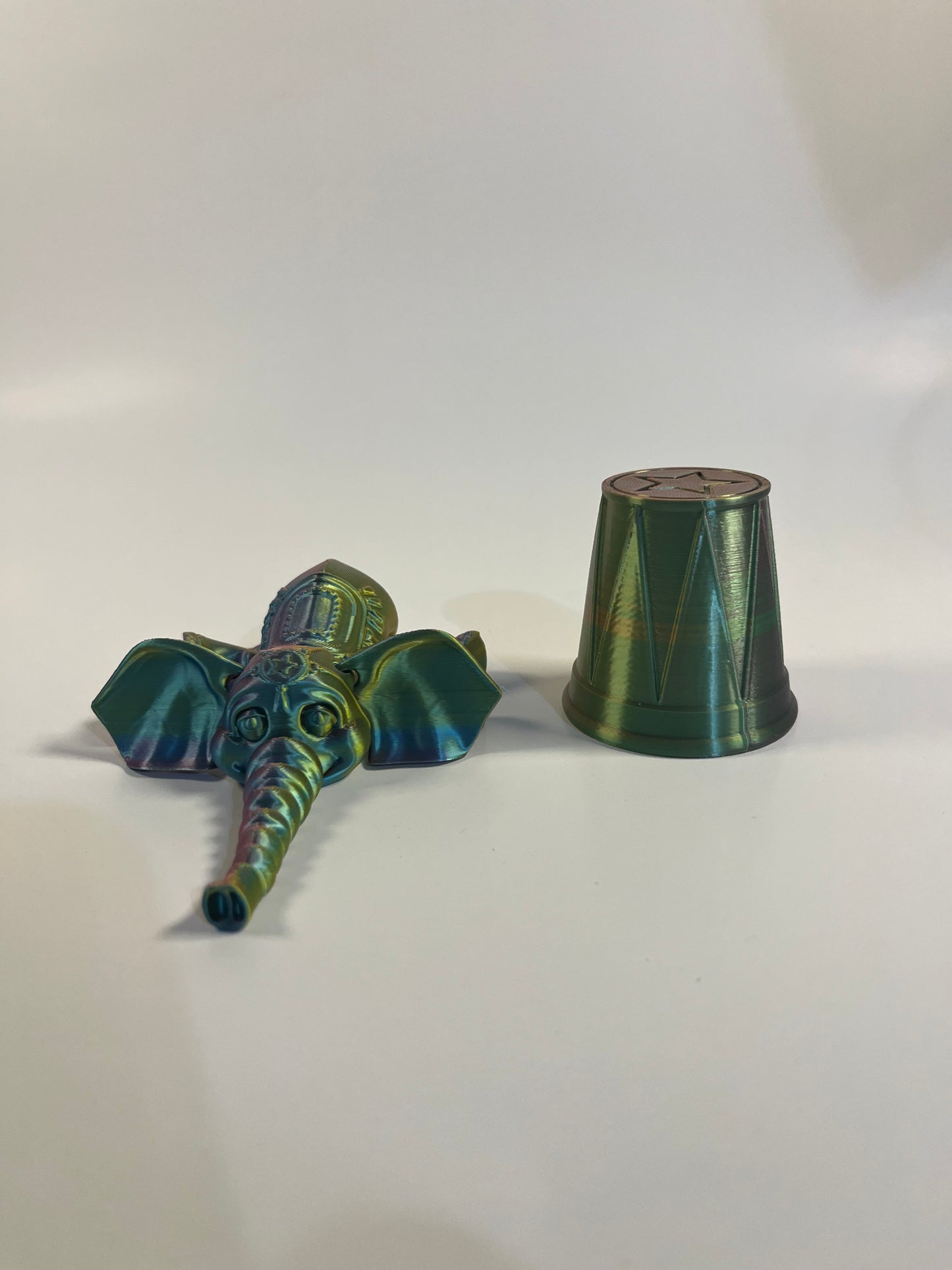 ARTICULATED ELEPHANT WITH STAND