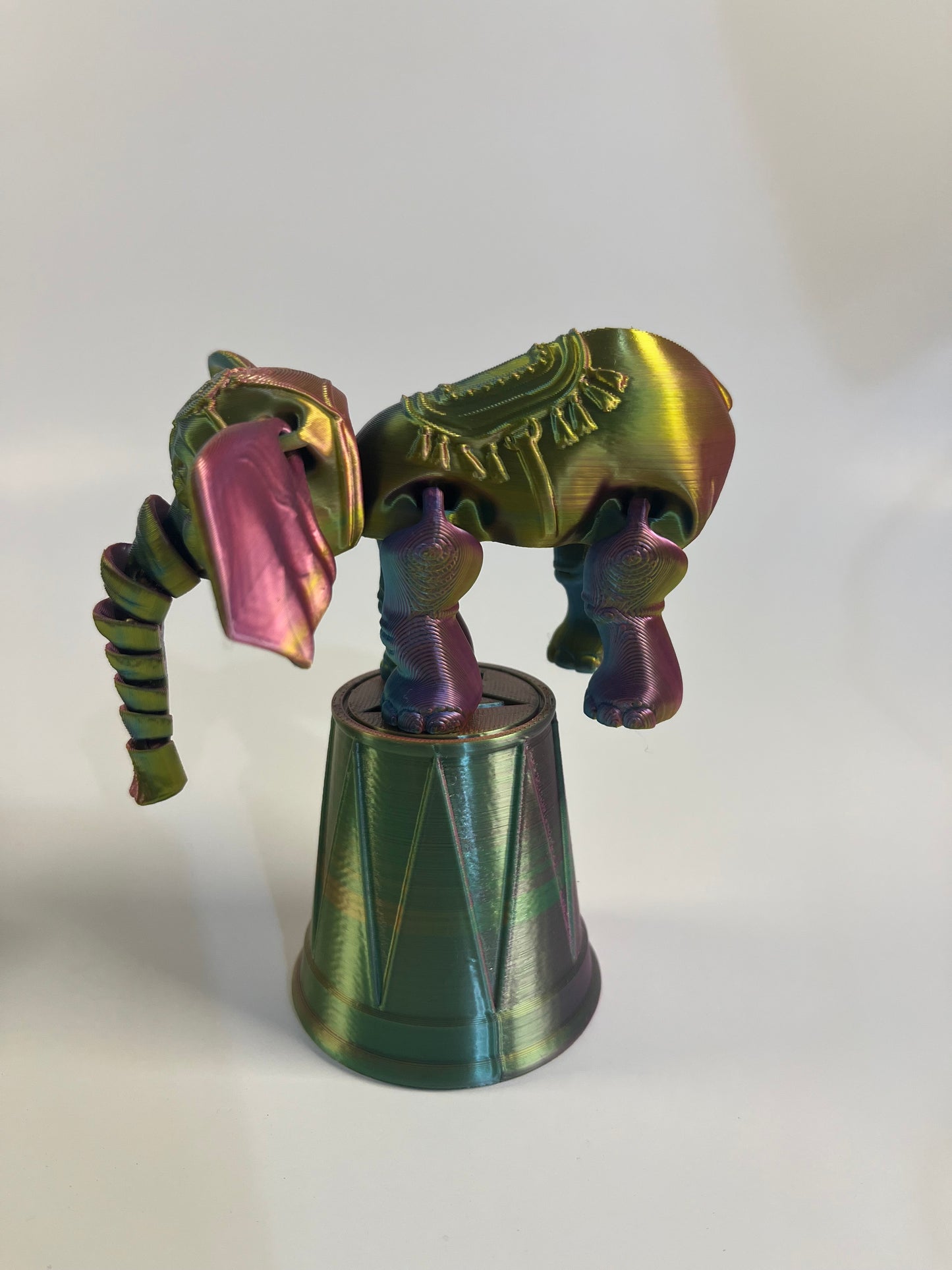 ARTICULATED ELEPHANT WITH STAND