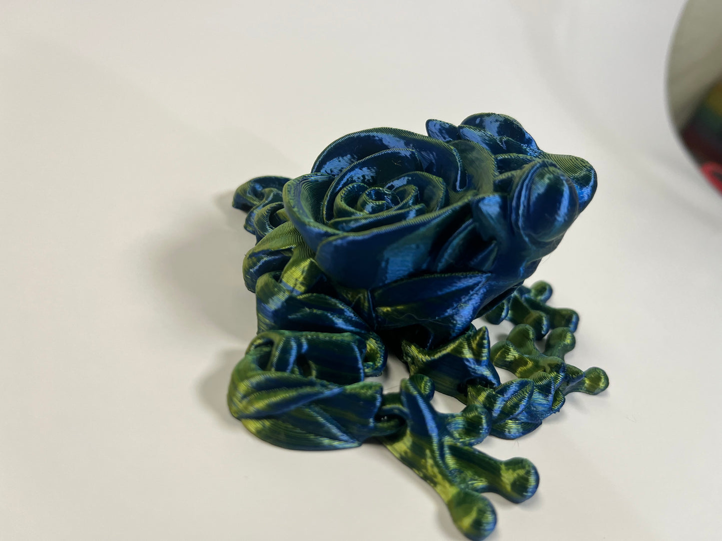 ARTICULATED ROSE FROG